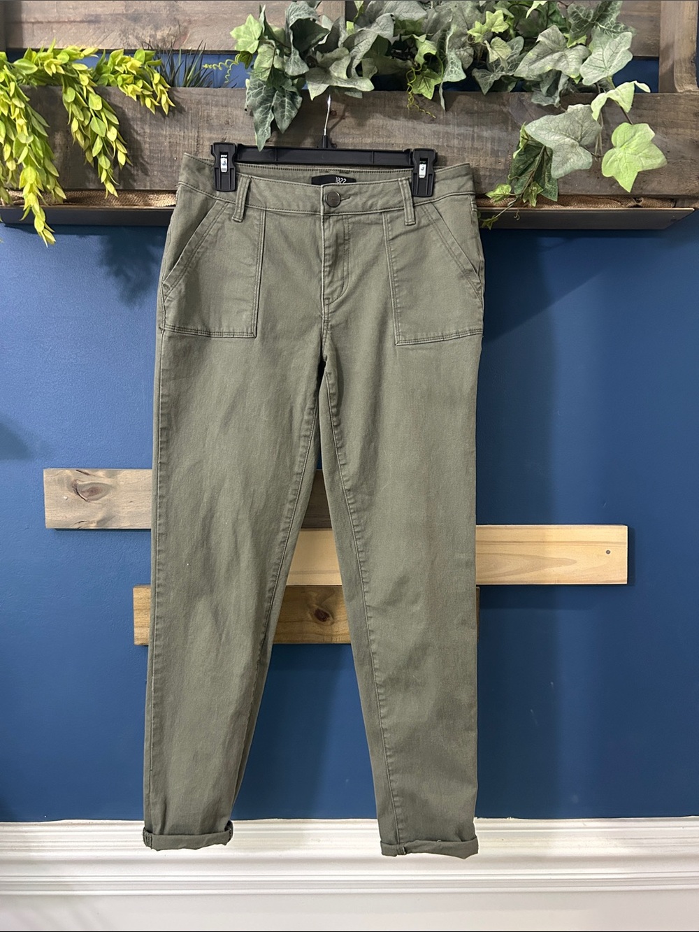1822 Denim Olive Green Ankle Jeans Size 6